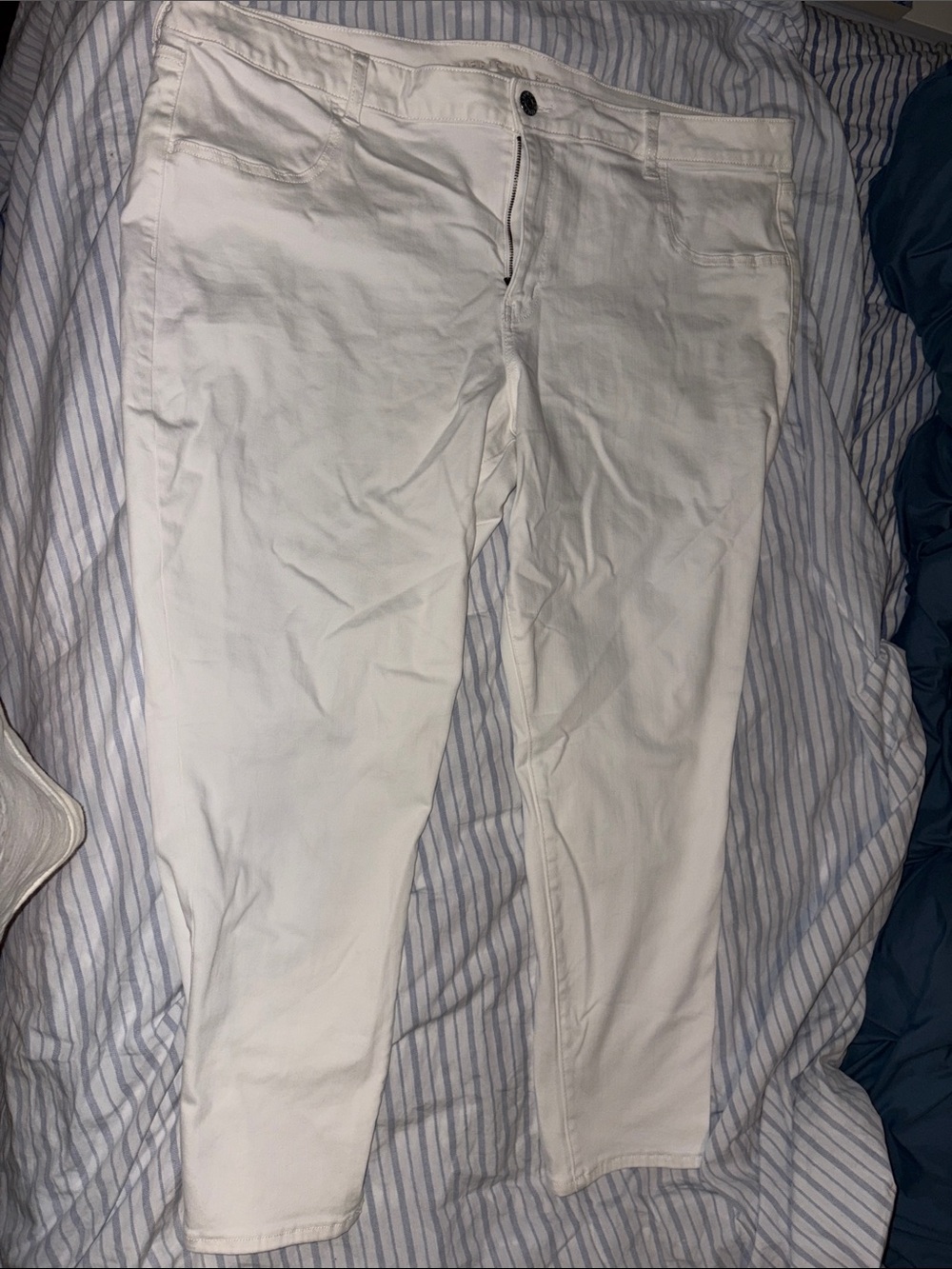 American Eagle Outfitters White Skinny Jeans